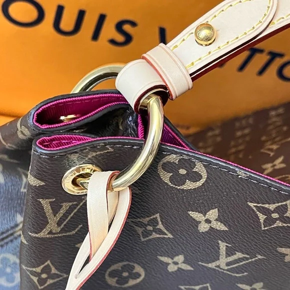 SOLD Brand New Authentic Graceful PM Monogram - Picture 15 of 16
